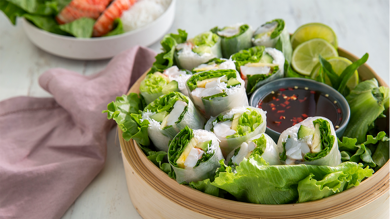 FRESH LOBSTER AND PINEAPPLE SPRING ROLLS Recipe
